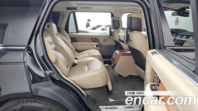 Land Rover Range Rover 2018 — фото 12