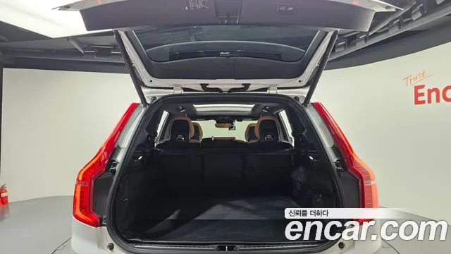 Volvo XC90 2020 — фото 20