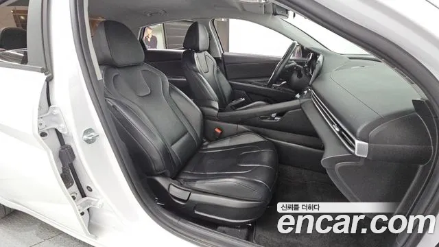 Hyundai AVANTE 2021 — фото 11