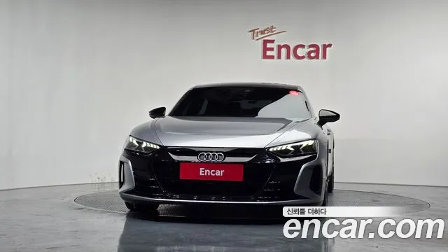 Audi e-tron GT 2022 — фото 3