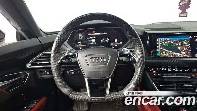 Audi e-tron GT 2022 — фото 13