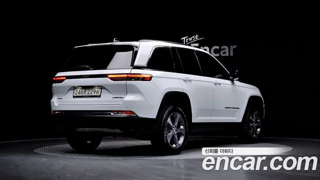Jeep Cherokee 2023 — фото 1
