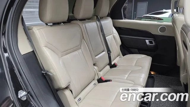 Land Rover Discovery 2018 — фото 12