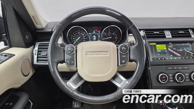 Land Rover Discovery 2018 — фото 13