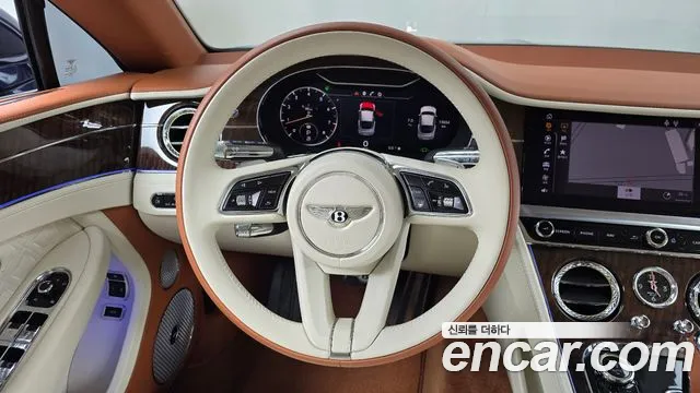 Bentley Continental 2023 — фото 13