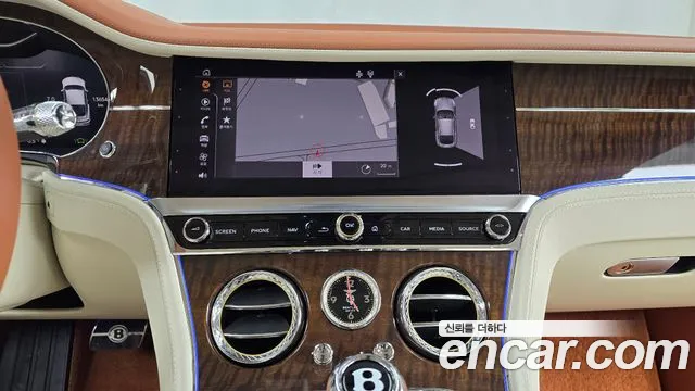 Bentley Continental 2023 — фото 14