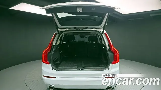 Volvo XC90 2017 — фото 20