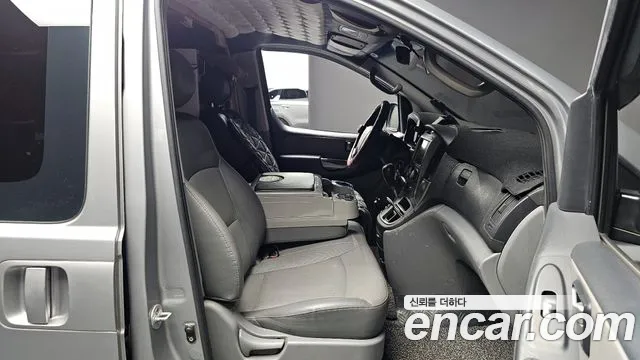 Hyundai Starex 2011 — фото 10