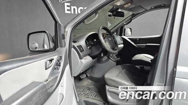 Hyundai Starex 2016 — фото 10