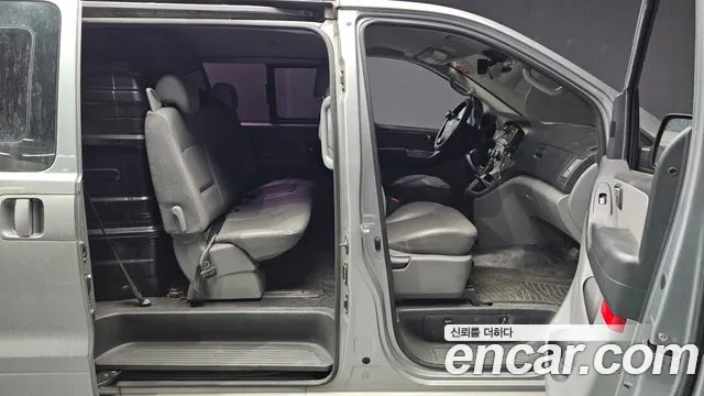 Hyundai Starex 2016 — фото 11