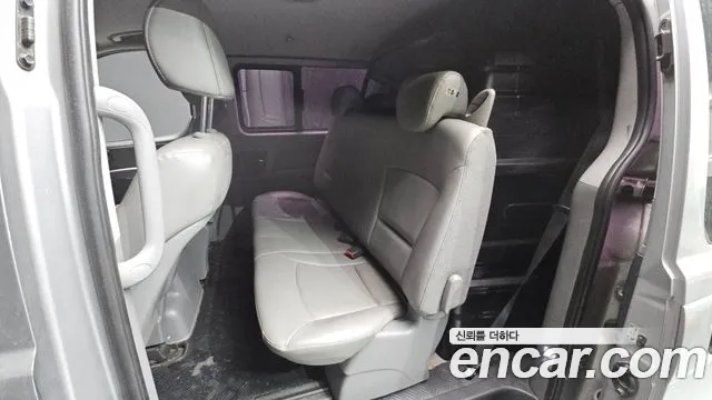 Hyundai Starex 2016 — фото 12