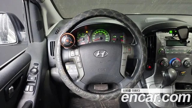 Hyundai Starex 2016 — фото 13