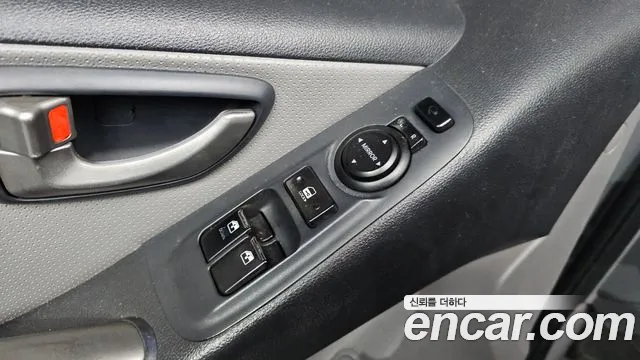 Hyundai Starex 2016 — фото 17