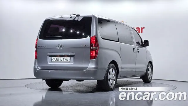 Hyundai Starex 2018 — фото 2