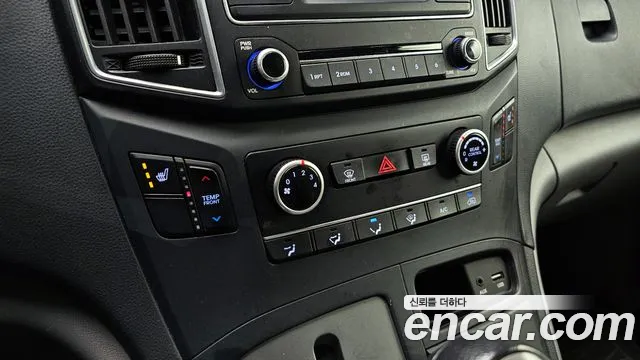 Hyundai Starex 2018 — фото 15
