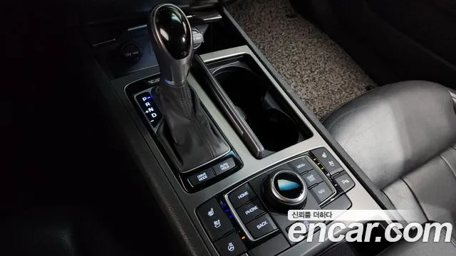 Hyundai Genesis 2016 — фото 9