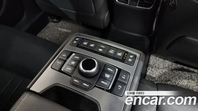 Hyundai Genesis 2016 — фото 18
