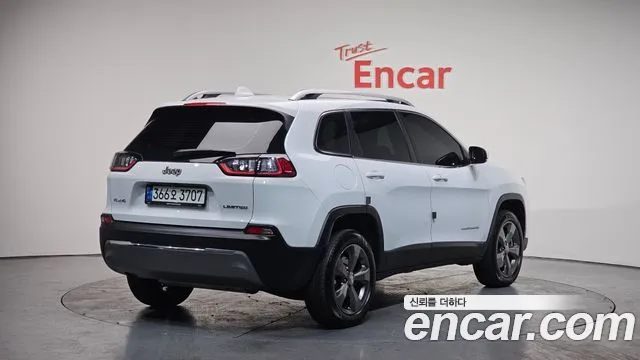 Jeep Cherokee 2021 — фото 1