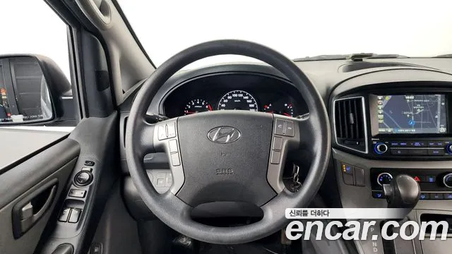 Hyundai Starex 2019 — фото 13