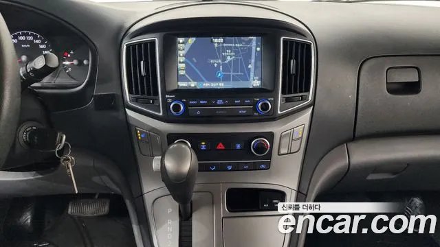 Hyundai Starex 2019 — фото 14