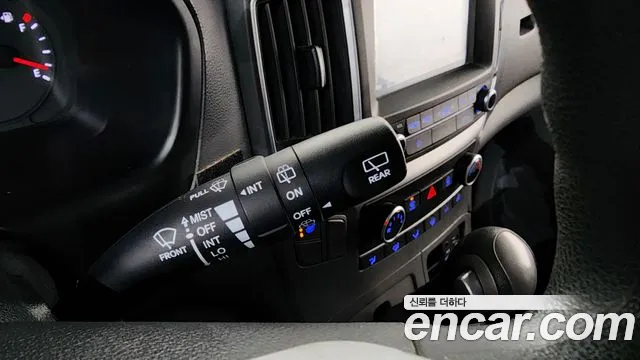 Hyundai Starex 2019 — фото 19