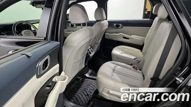 Kia Sorento 2022 — фото 11