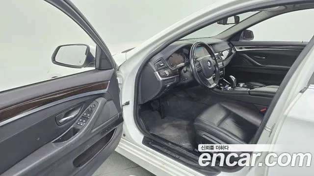 BMW 5-Series 2015 — фото 10