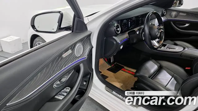 Mercedes-Benz E-Class 2021 — фото 10