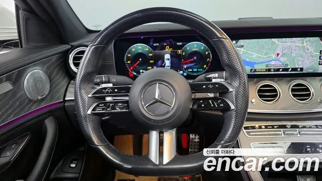 Mercedes-Benz E-Class 2021 — фото 13