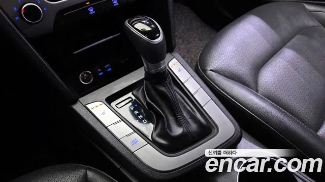 Hyundai AVANTE 2018 — фото 9