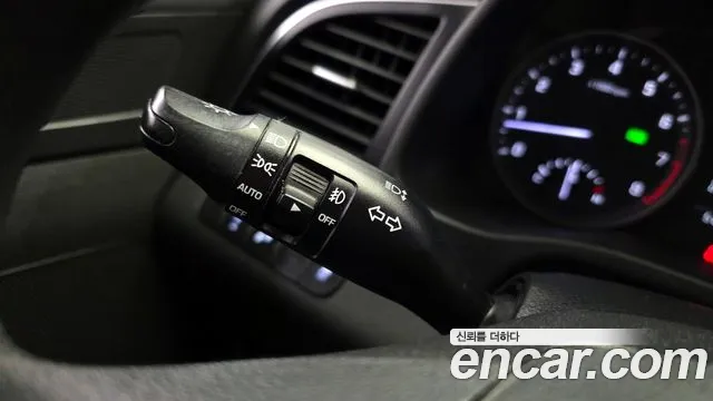 Hyundai AVANTE 2018 — фото 18