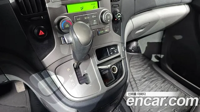 Hyundai Starex 2014 — фото 9