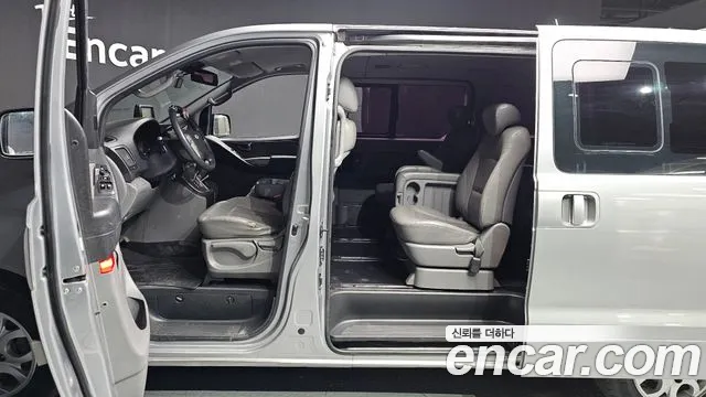 Hyundai Starex 2014 — фото 10