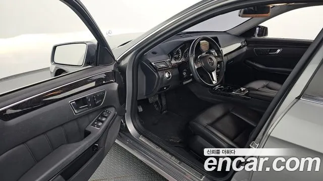 Mercedes-Benz E-Class 2013 — фото 11