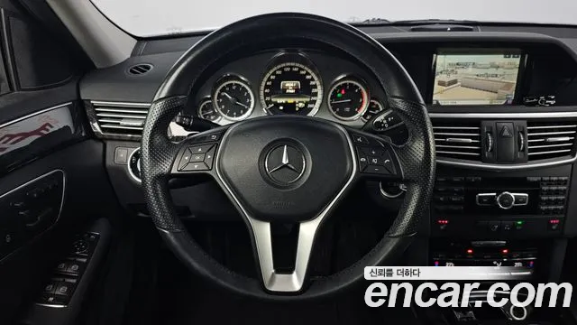 Mercedes-Benz E-Class 2013 — фото 13