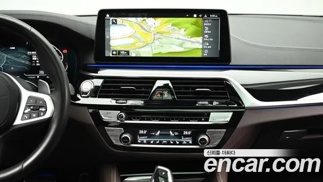 BMW 5-Series 2023 — фото 14