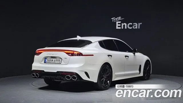 Kia Stinger 2023 — фото 2