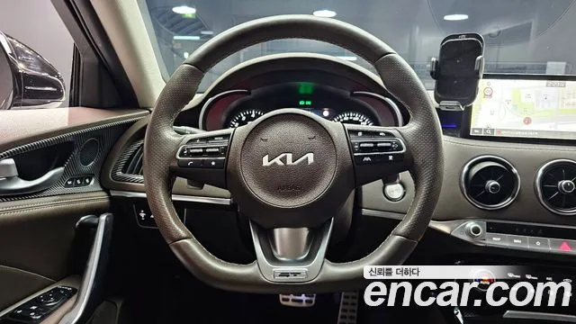 Kia Stinger 2023 — фото 13
