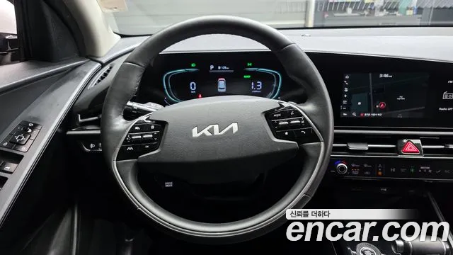 Kia Niro 2022 — фото 13