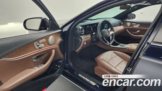 Mercedes-Benz E-Class 2021 — фото 10