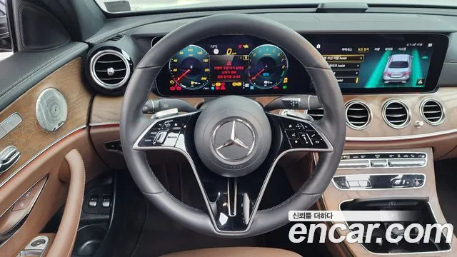 Mercedes-Benz E-Class 2021 — фото 13