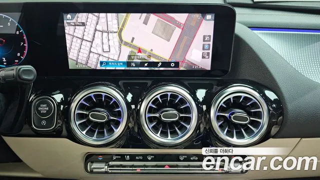Mercedes-Benz GLA-Class 2021 — фото 14