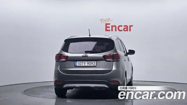 Kia Carens 2018 — фото 4
