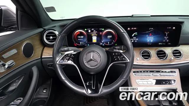 Mercedes-Benz E-Class 2021 — фото 13