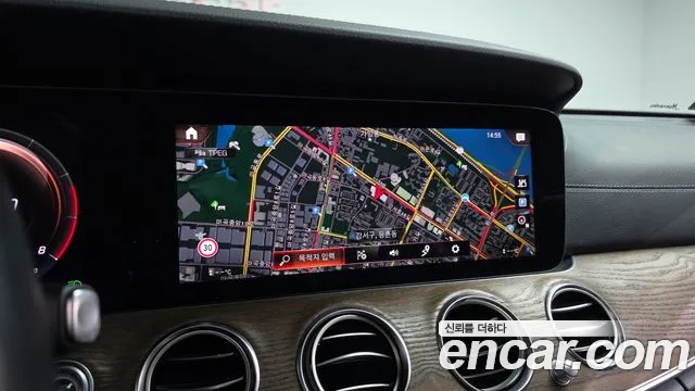 Mercedes-Benz E-Class 2021 — фото 14