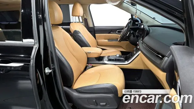 Kia Canival 2021 — фото 11