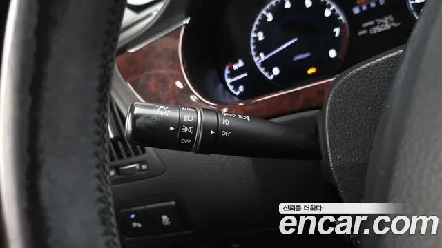 Hyundai Equus 2010 — фото 18