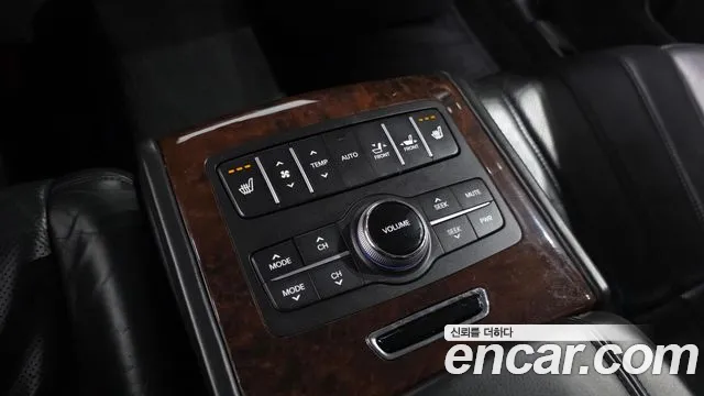 Hyundai Equus 2010 — фото 19