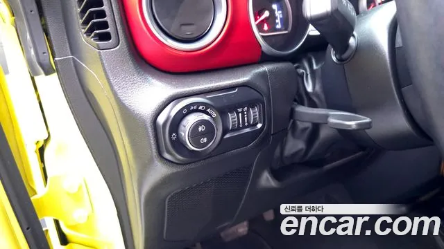 Jeep Wrangler 2022 — фото 18