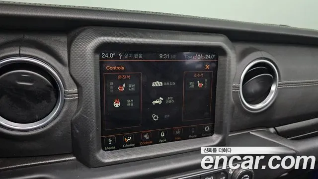 Jeep Wrangler 2022 — фото 17
